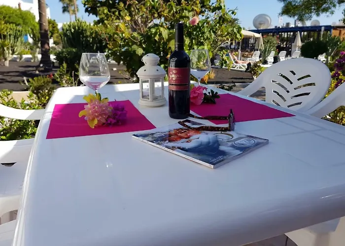 Avenue Puerto del Carmen (Lanzarote)